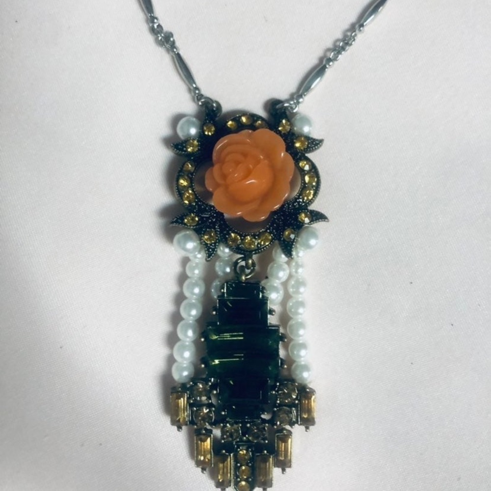 Pearl Rhinestone Statement Necklace - Picture 2 of 5